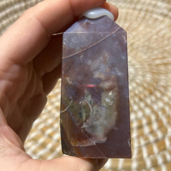 Agate Tower - Picture 6 of 6